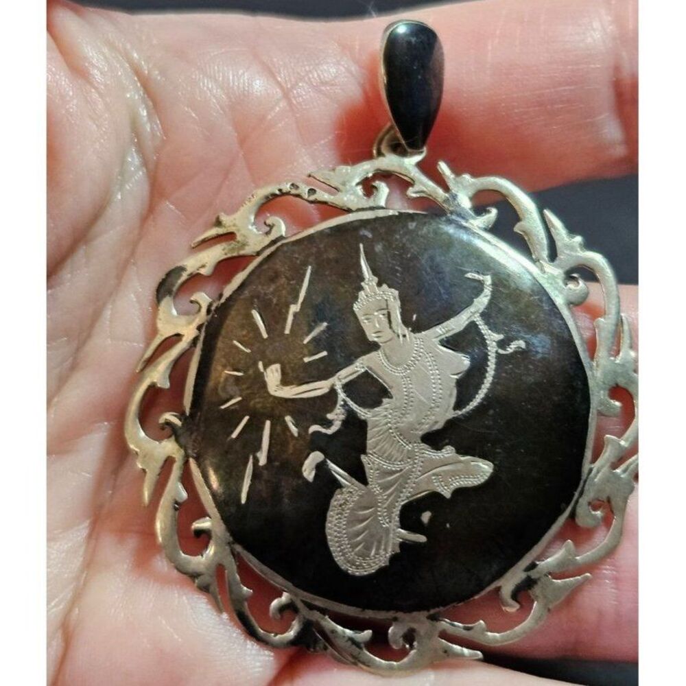 Siam vintage sterling silver pendant black